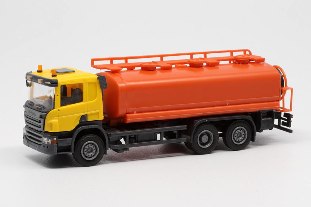 Scania P 6x2 camion-citerne orange, cabine jaune Olm Design OLM-011-