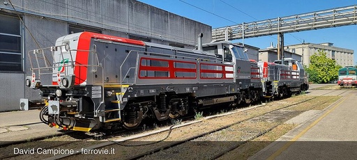[RIVAROSSI HR2900  ] RIVAROSSI HR2900  1/87   Mercitalia Rail, locomotive diesel EffiShunter 1000, argentée, bandes rouges 