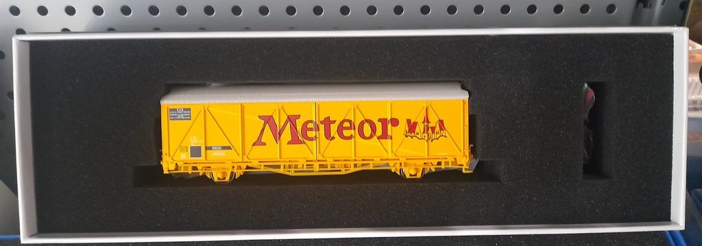 LS Models 30684 Wagon EVS, His, SNCF, jaune , bande jaune, toit haut, parois renforcées, METEOR
