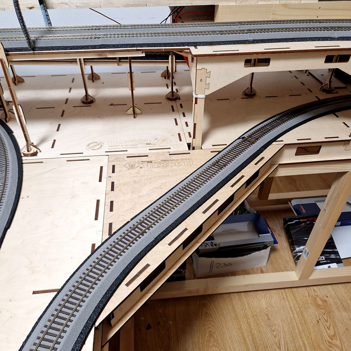 Module prêt à assembler  T6 triangle 20x20x6 cm HCT9821TC I-Track France 