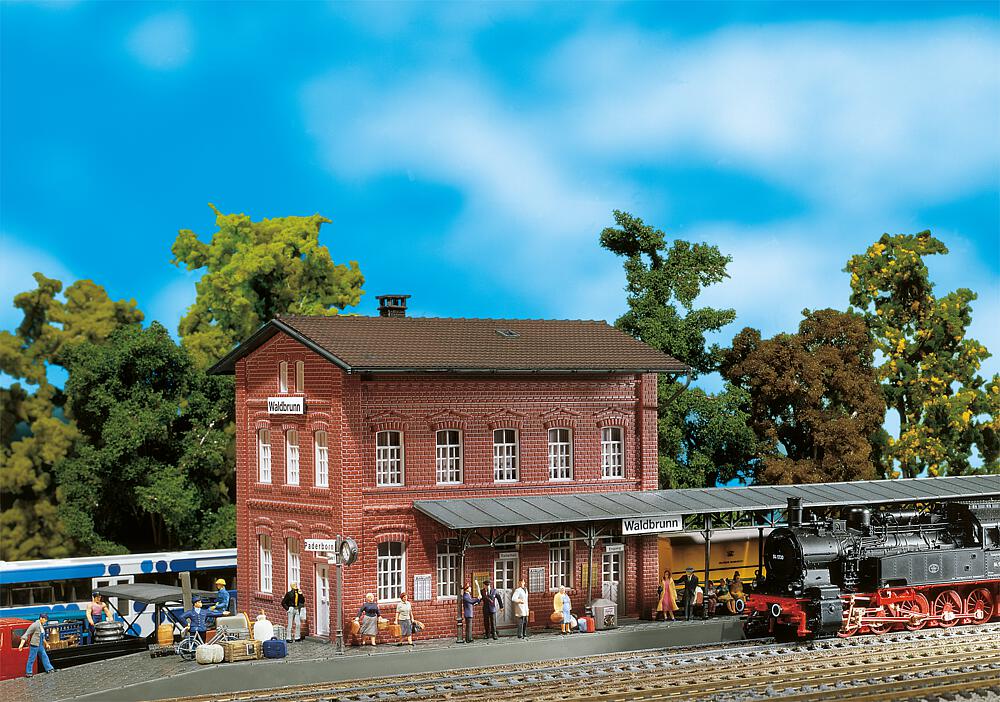 Faller 110099   H0  Gare de Waldbrunn 240 x 125 x 135 mm