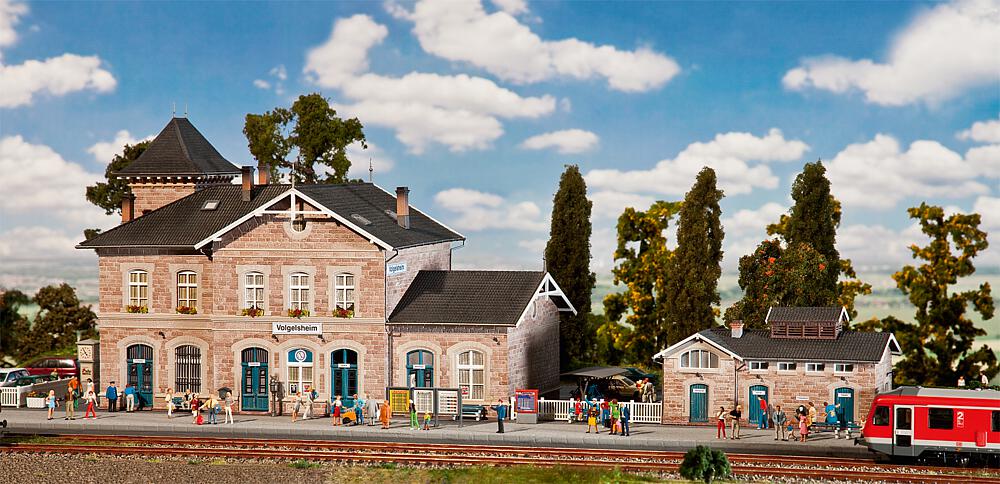 Faller 110121   H0  Gare de Volgelsheim 595 x 217 x 216 mm