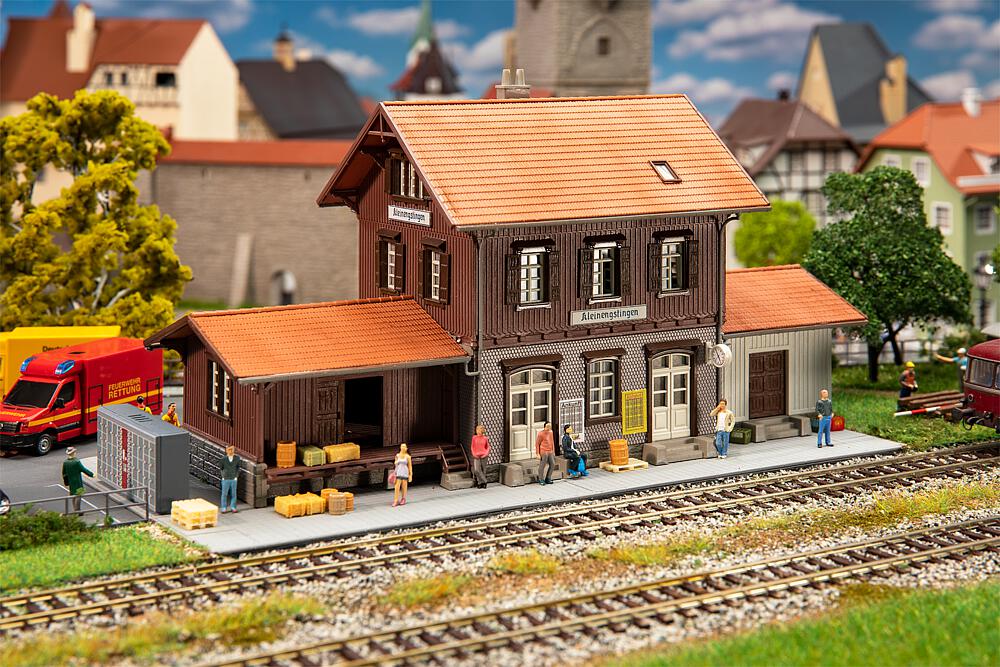 [Faller 110133  ] Faller 110133   H0  Gare de Kleinengstingen 245 x 105 x 140 mm