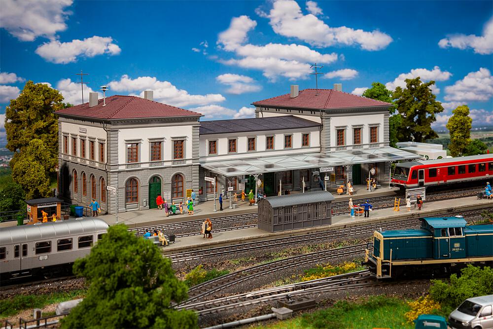 Faller 110140   H0  Gare de Königsfeld 500 x 280 x 190 mm
