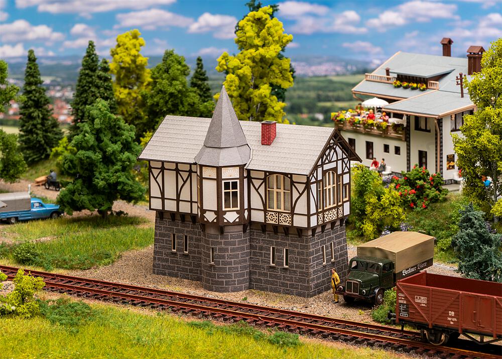 Faller 120102   H0  Poste d’aiguillage Thale 130 x 73 x 121 mm