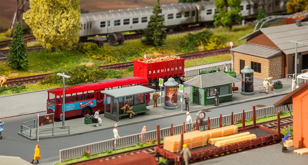 Faller 120207   H0  Halte 440 x 51 x 64 mm