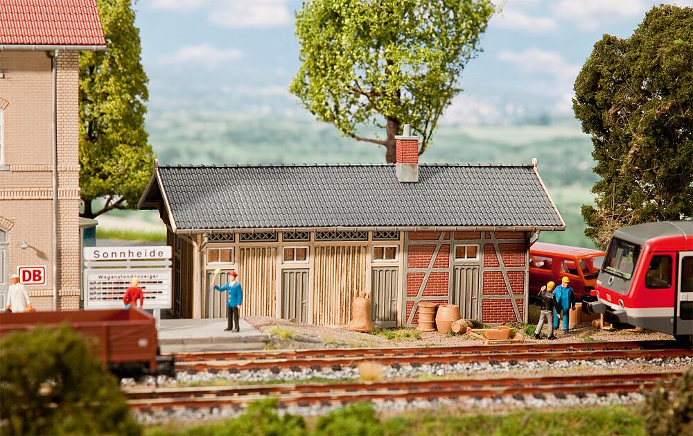 Faller 120210   H0  Bâtiment annexe ferroviaire 151 x 77 x 78 mm