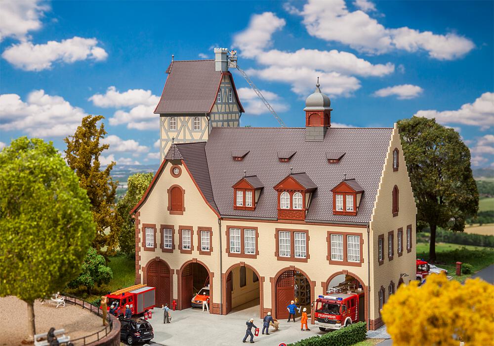 Faller 130163   H0  Poste de pompiers central 299 x 202 x 287 mm
