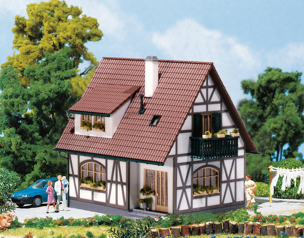 Faller 130257   H0  Maison individuelle 115 x 95 x 115 mm