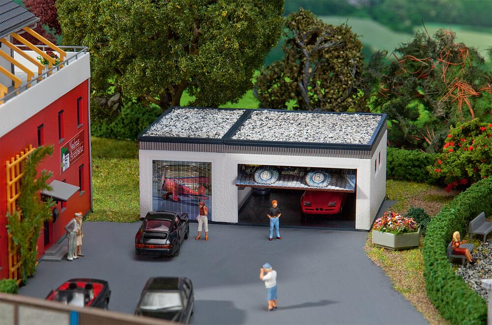 Faller 130319   H0  Garage double avec pièces de commande 107 x 66 x 40,5 mm