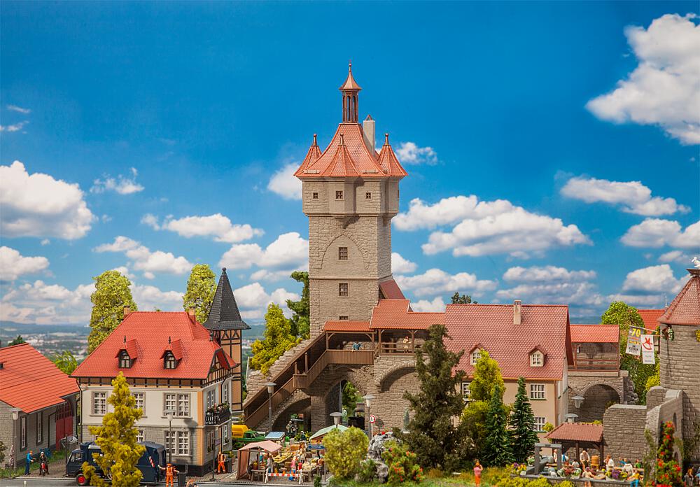 Faller 130400   H0  Porte de ville historique 227 x 114 x 385 mm