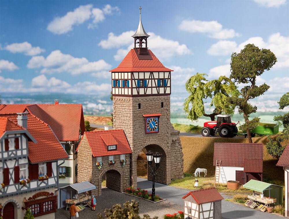 Faller 130406   H0  Porte de ville avec châtelet 175 x 55 x 250 mm