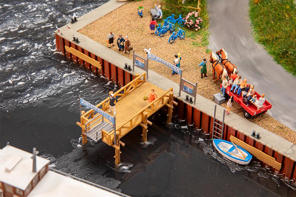 Faller 130511   H0  Embarcadère 519 x 110 x 67 mm; 116 x 25 x 20 mm