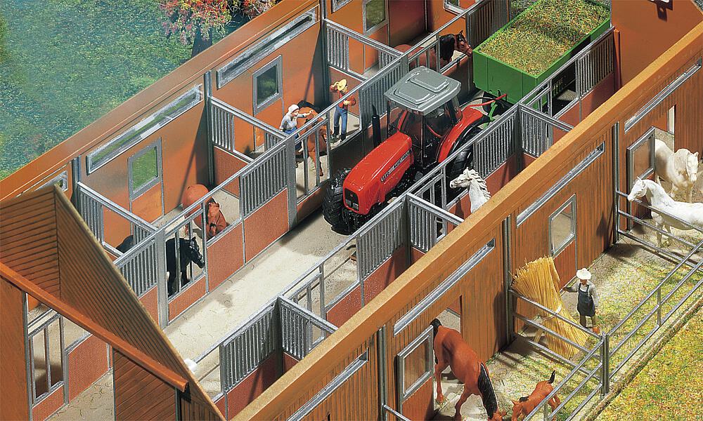 Faller 130525   H0  Aménagement intérieur d’étable 
