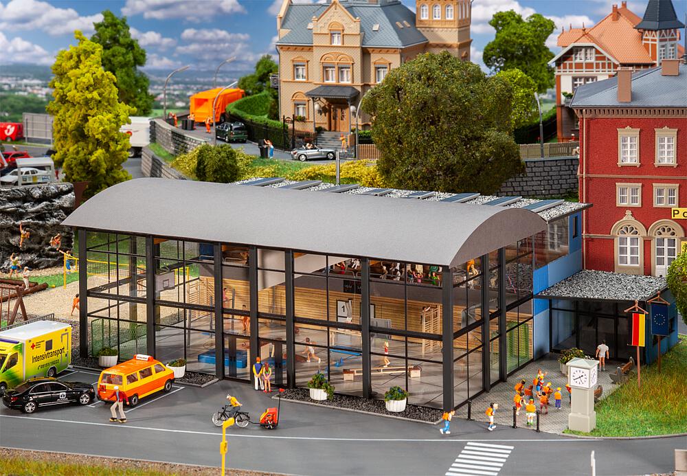 Faller 130613   H0  Salle de sports 350 x 235 x 120 mm