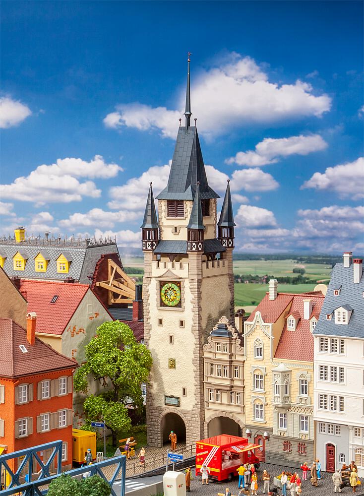 Faller 130630   H0  Porte de ville historique 112 x 78 x 390 mm