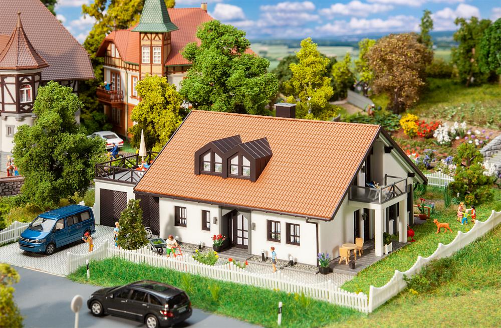 Faller 130641   H0  Maison préfabriquée 1985 205 x 129 x 85 mm