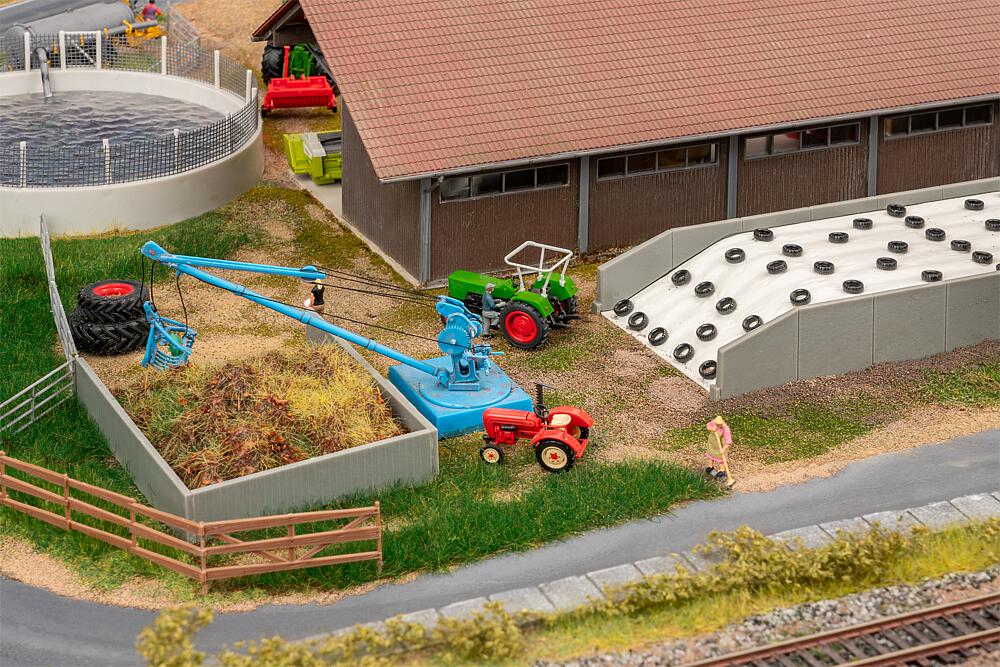 Faller 130678   H0  Silo-couloir et tas de fumier avec grue 264 x 74 x 26 mm, 90 x 70 x 33 mm, 30 x 100 x 80 mm