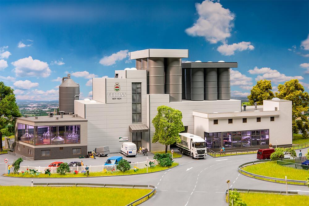 Faller 130815   H0  Brasserie Veltins 680 x 288 x 250 mm