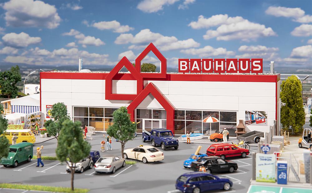 Faller 130889   H0  Magasin de bricolage, maquette en relief Systeme constructif 352 x 58 x 135 mm