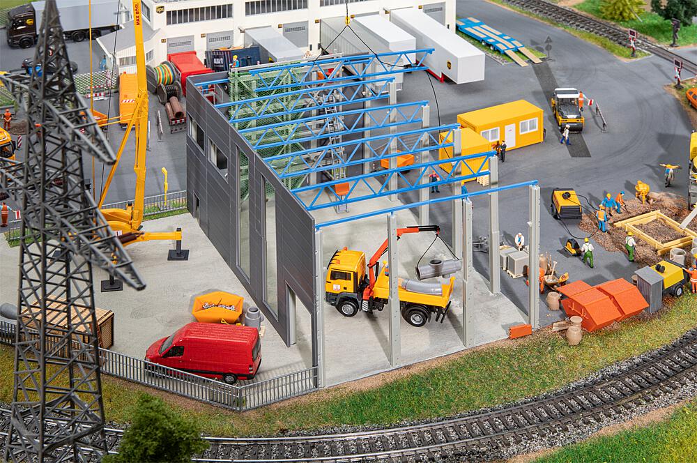 Faller 130892   H0  Bâtiment industriel en construction, Systeme constructif 253 x 153 x 124 mm