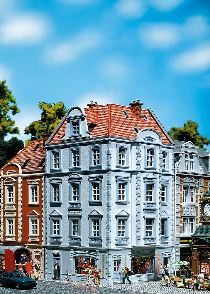 Faller 130906   H0  Maison d’angle urbaine Goethestraße 63 122 x 112 x 217 mm