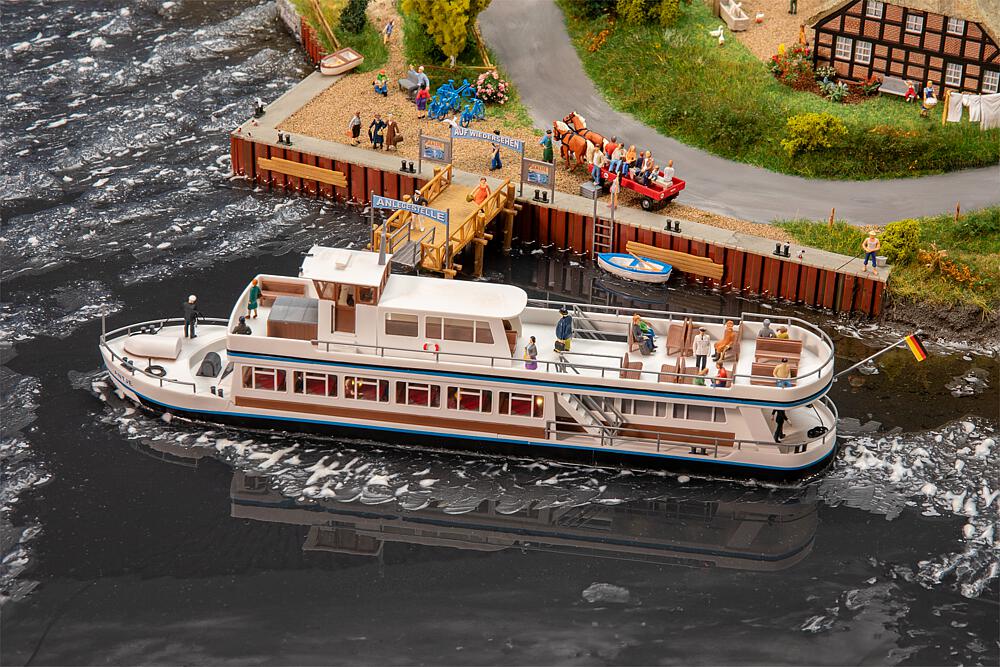 Faller 131009   H0  Paquebot 338 x 63 x 63 mm