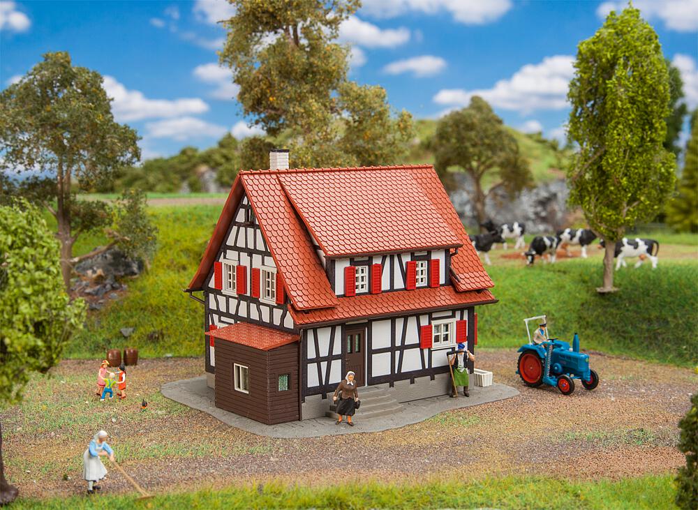 Faller 131374   H0  Maison à pans de bois 121 x 126 x 95 mm