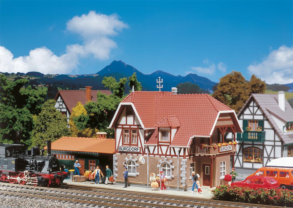 Faller 131377   H0  Gare de Burgdorf 250 x 112 x 123 mm