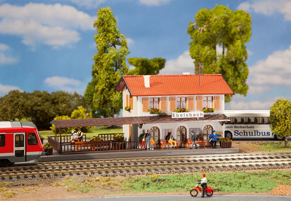 Faller 131380   H0  Gare de Ebelsbach 220 x 110 x 105 mm