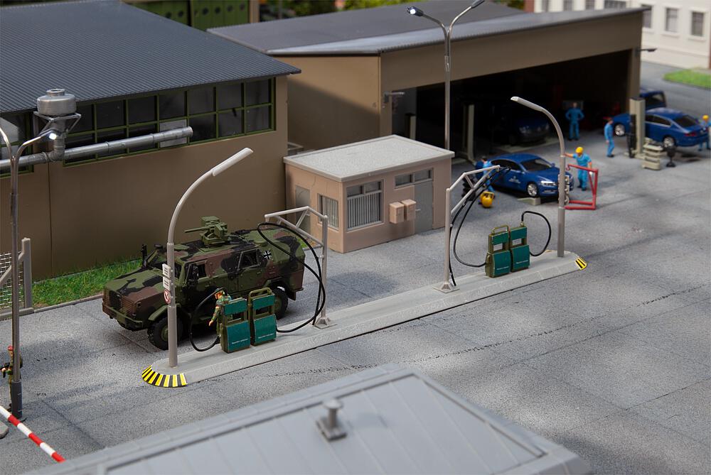 Faller 144105   H0  Station-service 80 x 50 x 35 mm, 199 x 20 x 74 mm