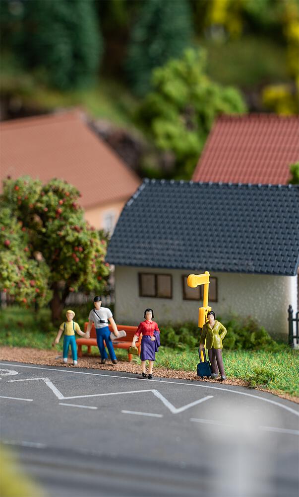 Faller 151616   H0  Passants en attente 