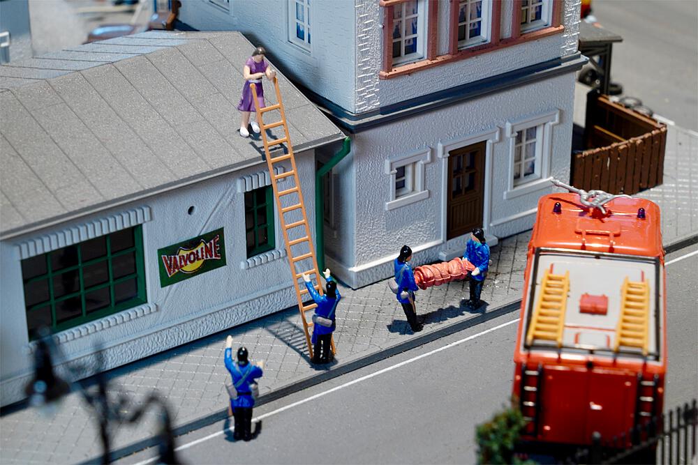 Faller 151639   H0  Pompiers, époque III 