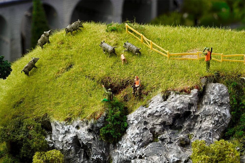 Faller 151701   H0  Chasseur et sangliers 