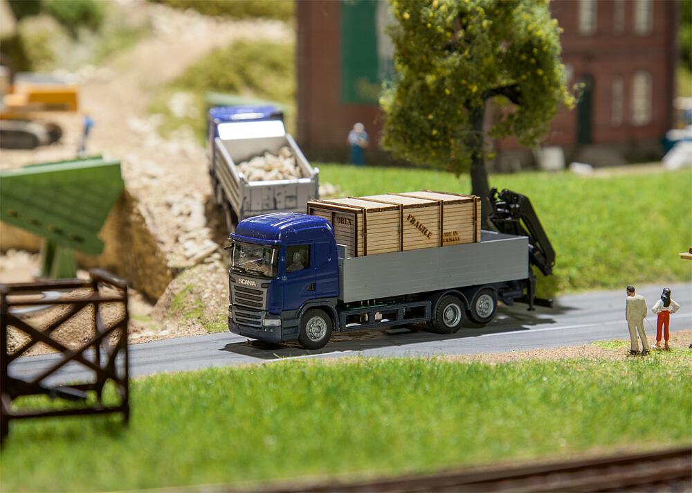 Faller 161597   H0  Camion Scania R 13 HL Plateau avec caisse en bois (HERPA) 