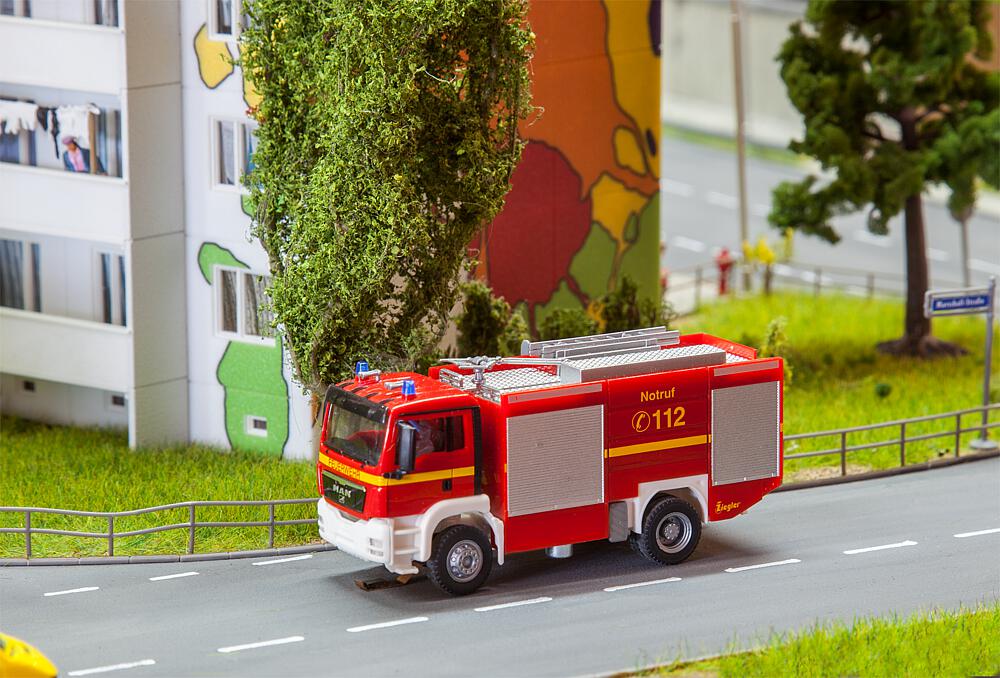 Faller 161599   H0  MAN TGS TLF Sapeurs-pompiers (HERPA) 