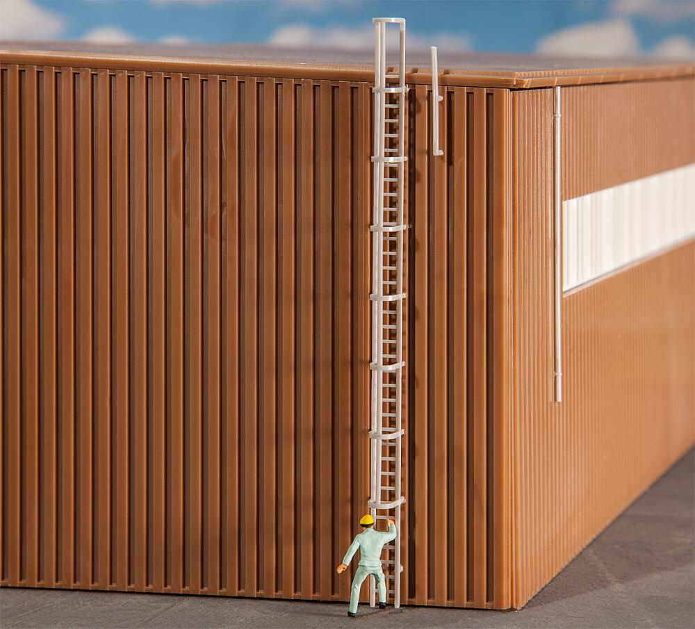 Faller 180922   H0  Echelle de secours et rails 