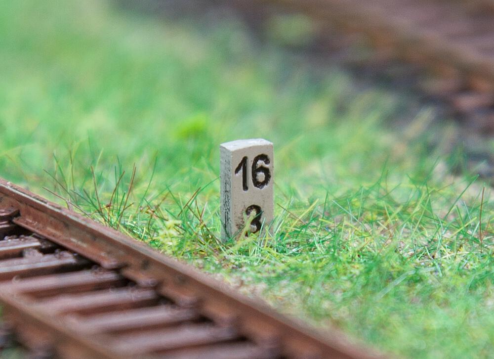 Faller 180952   H0  10 Bornes hectométriques 