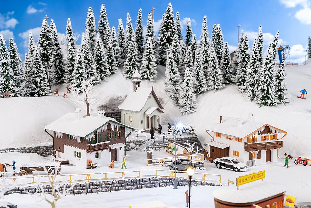 Faller 190142   H0  Coffret promotionnel Hiver à la montagne 100 x 62 x 122 mm, 97 x 95 x 76 mm, 97 x 95 x 73 mm