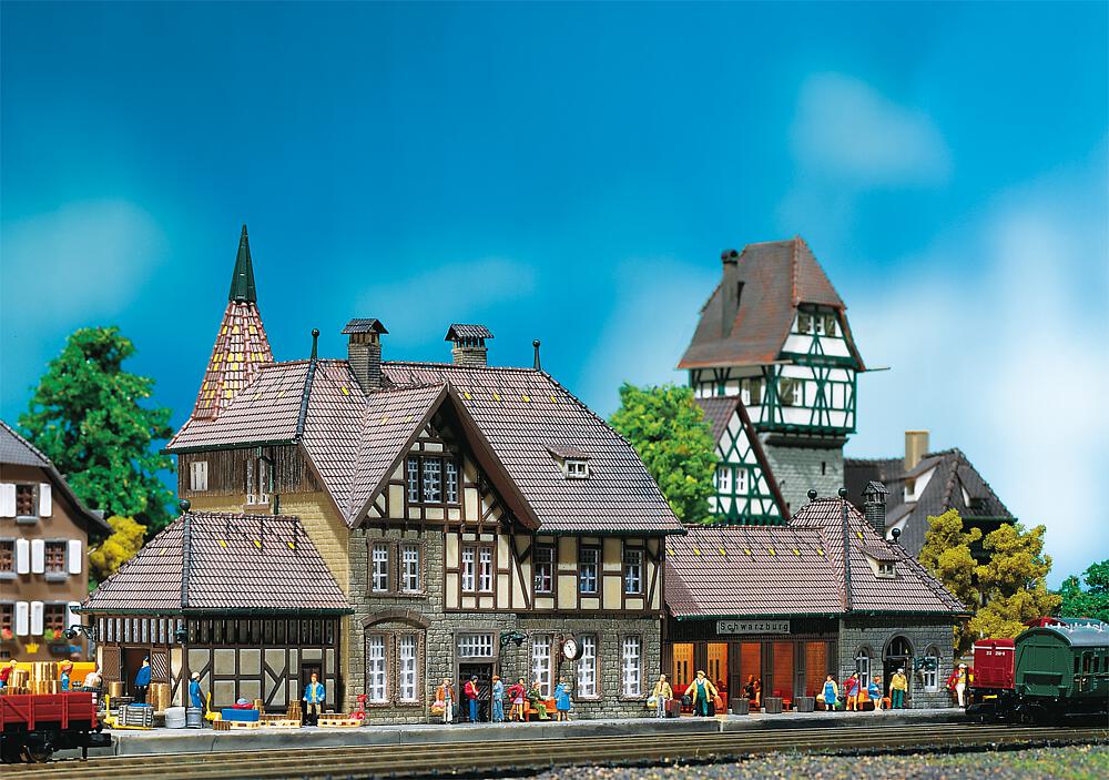 Faller 212111   N  Gare de Schwarzburg 310 x 107 x 120 mm