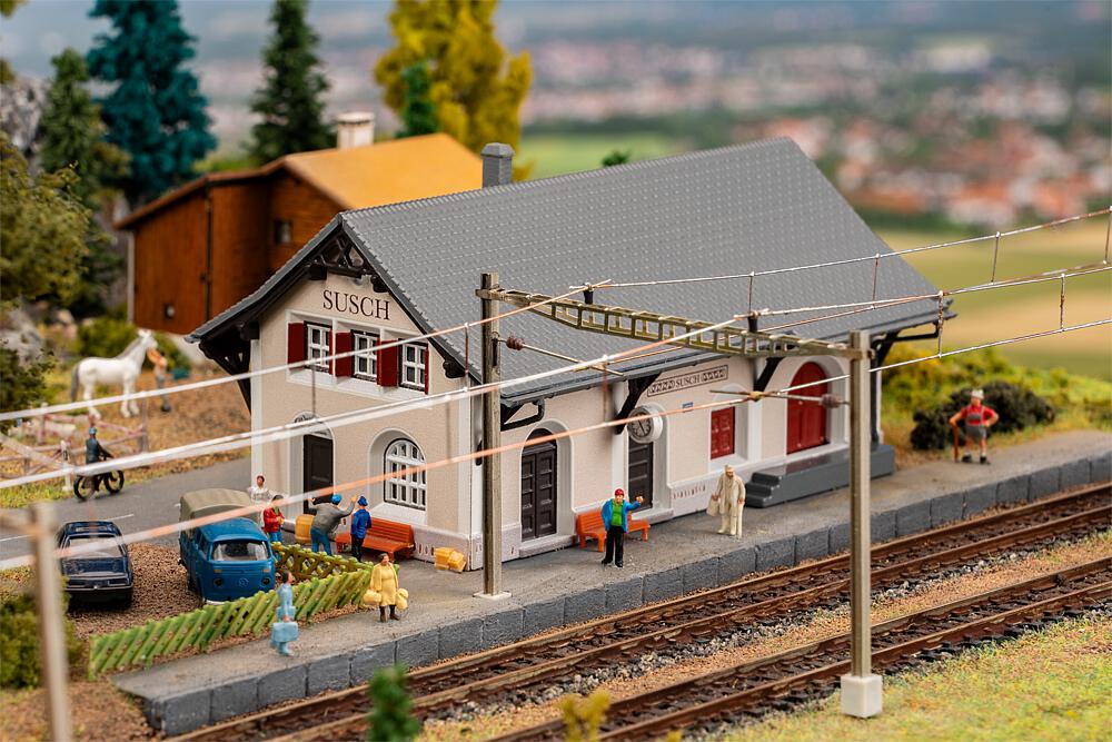 Faller 212125   N  Gare de Susch 110 x 74 x 58 mm