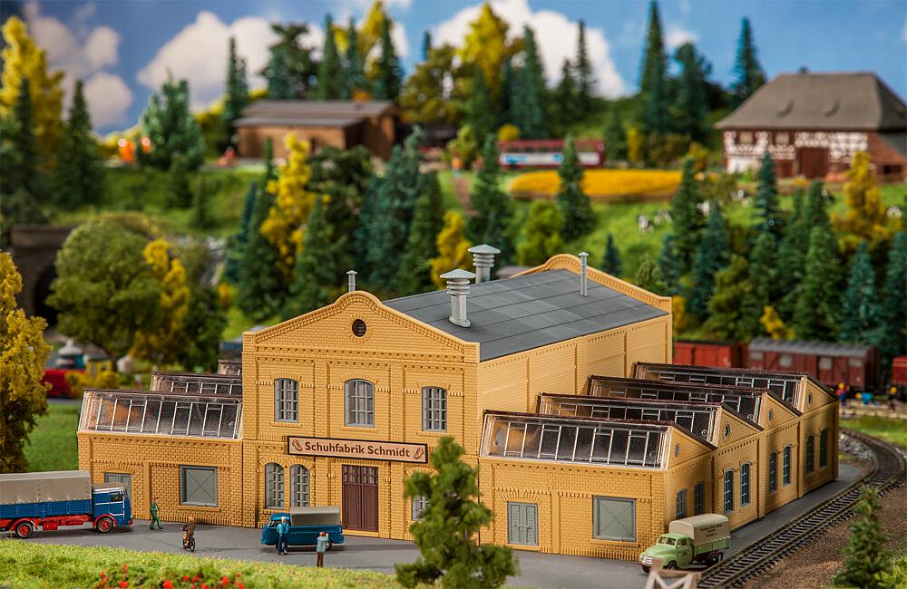Faller 222220   N  Usine de fabrication de chaussures Schmidt 184 x 229 x 90 mm
