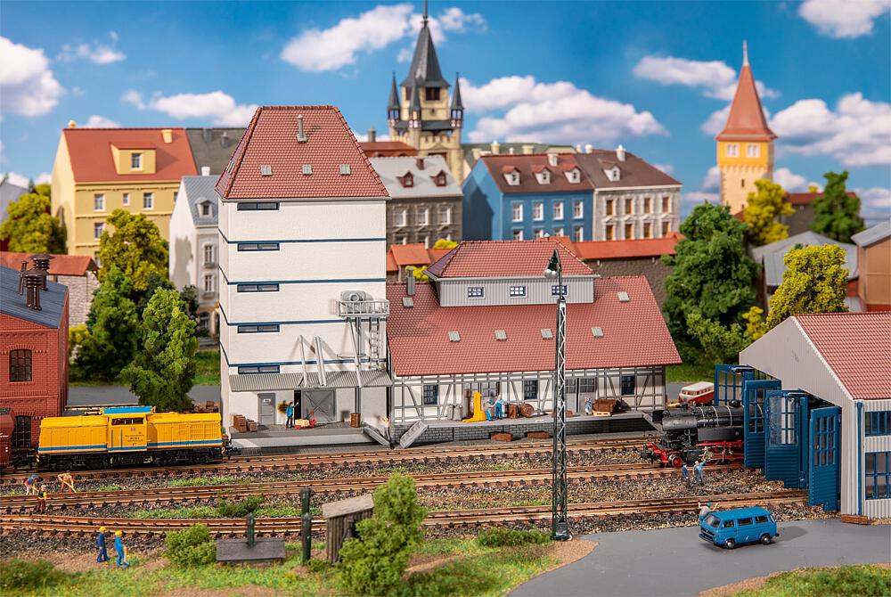 Faller 222223   N  Entrepôt de la coopérative 150 x 110 x 100 mm, 110 x 80 x 167 mm