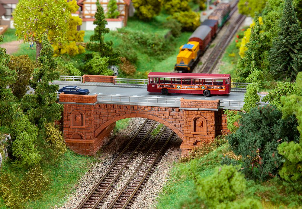 Faller 222572   N  Pont routier/ferroviaire 192 x 74 x 70 mm