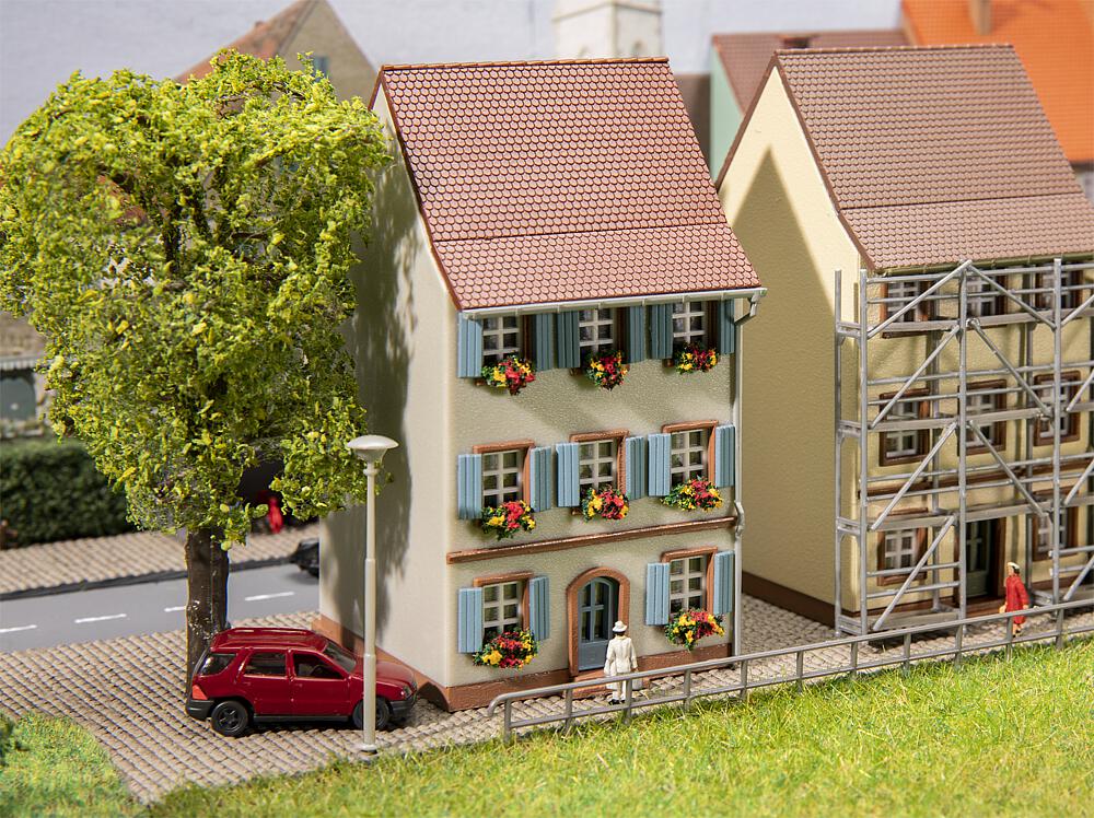 Faller 232176   N  Maison de vieille ville avec volets 43 x 55 x 83 mm