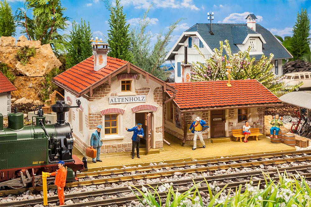 POLA 330896   G  Gare d'Altenholz 520 x 365 x 280 mm