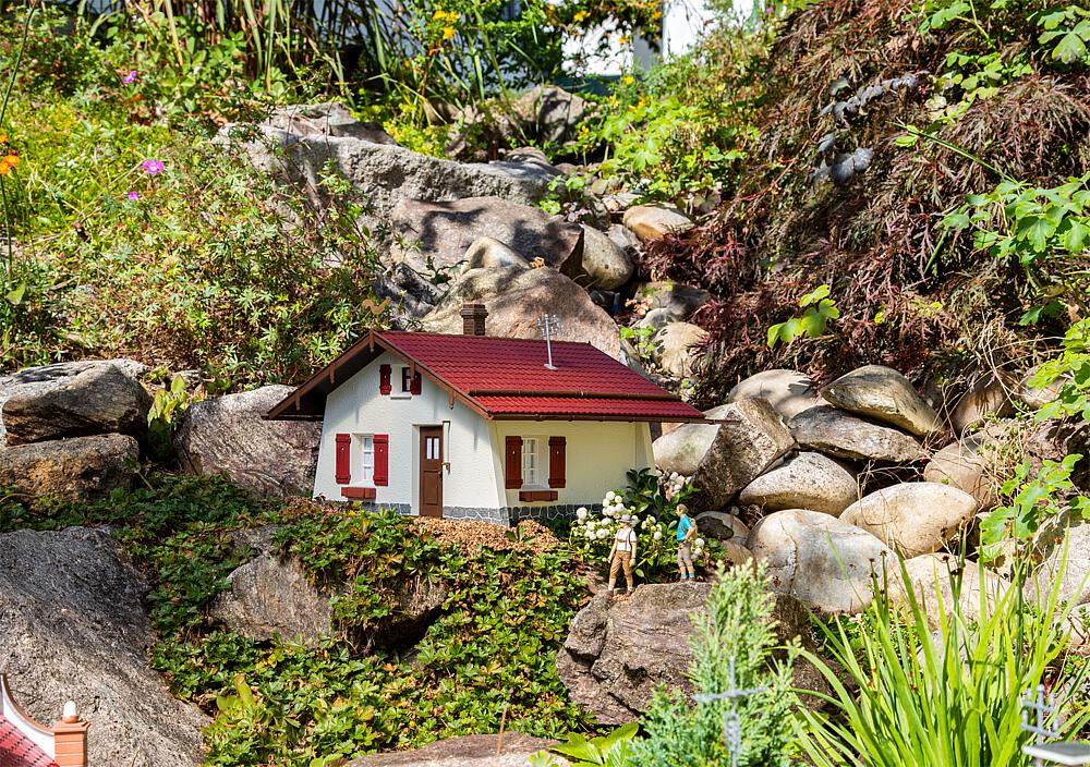 POLA 331053   G  Chalet 390 x 385 x 245 mm