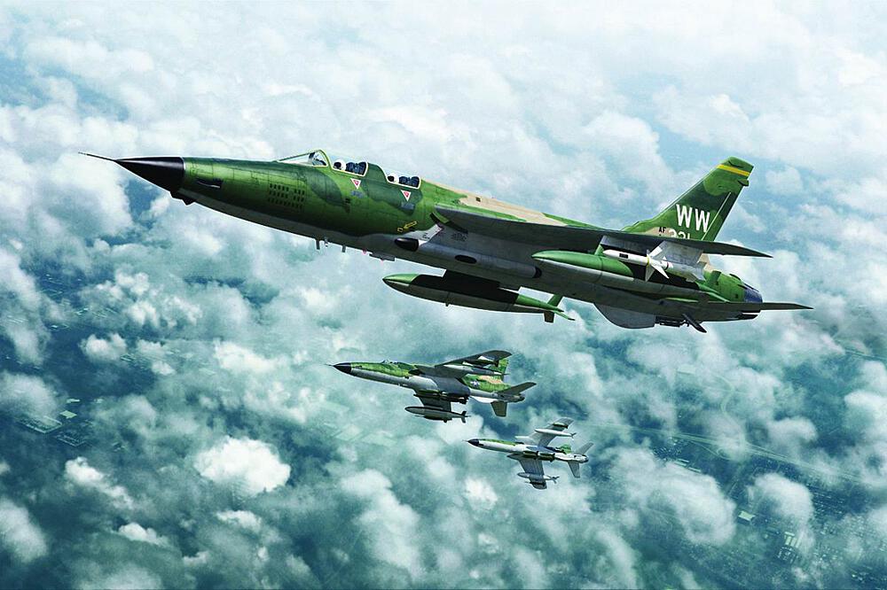 HOBBY BOSS 80333  1/48 F105G Ouragan 