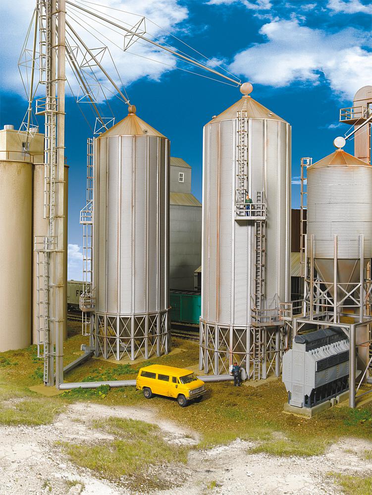 [WALTHERS 933-2937  ] WALTHERS 933-2937   H0  2 réservoirs secs 8,6 x 8,6 x 30,5 cm