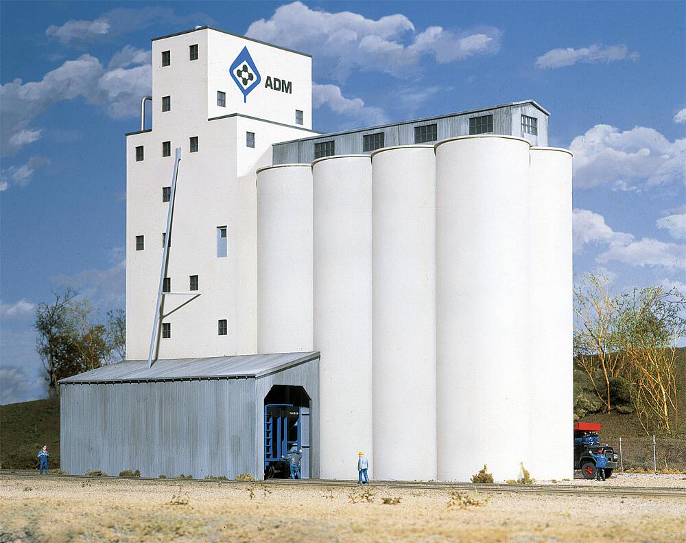 WALTHERS 933-3022   H0  Silo à céréales, aspect béton 33,7 x 23,7 x 33,7 cm
